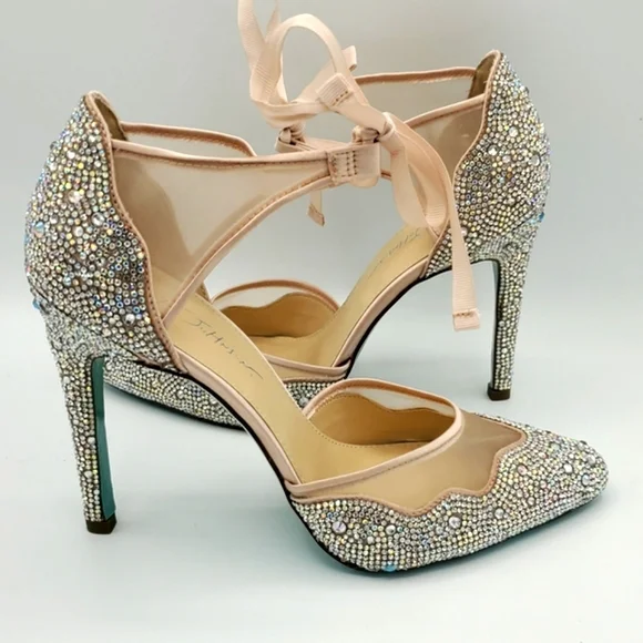 Betsey Johnson Iris pumps NWOB - Picture 4 of 12